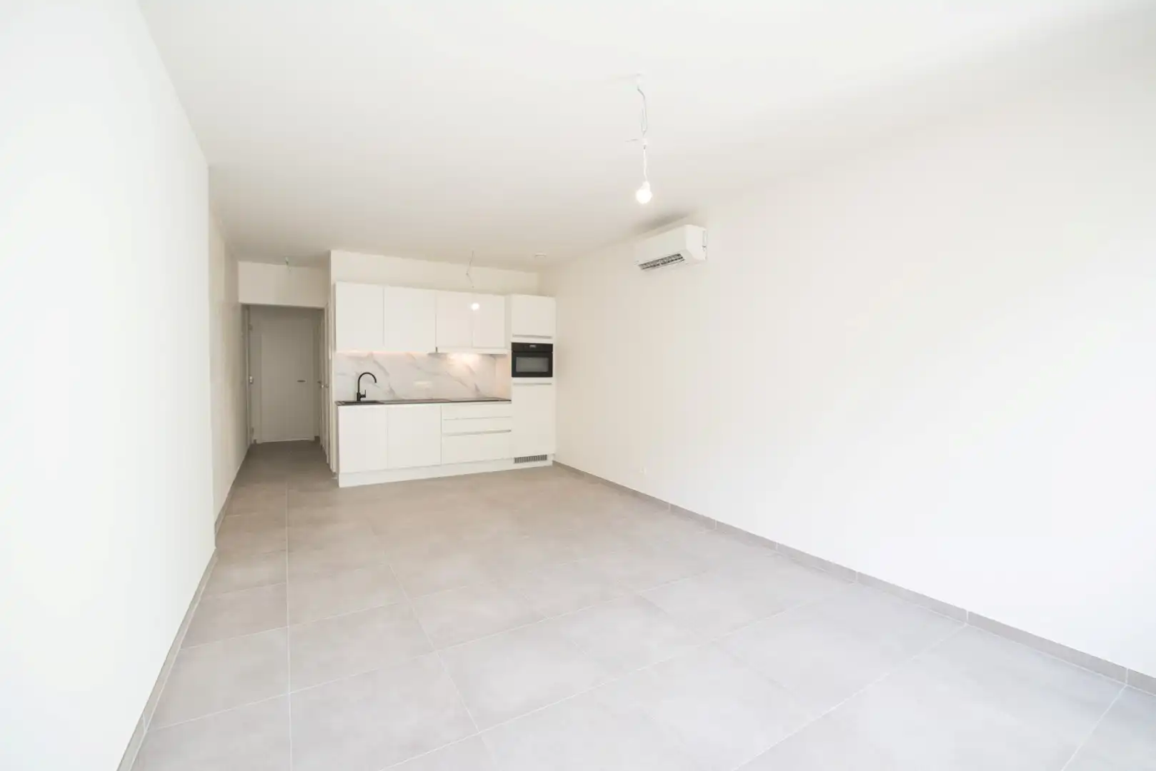 Instapklaar éénslaapkamerappartement met stadstuin foto 3