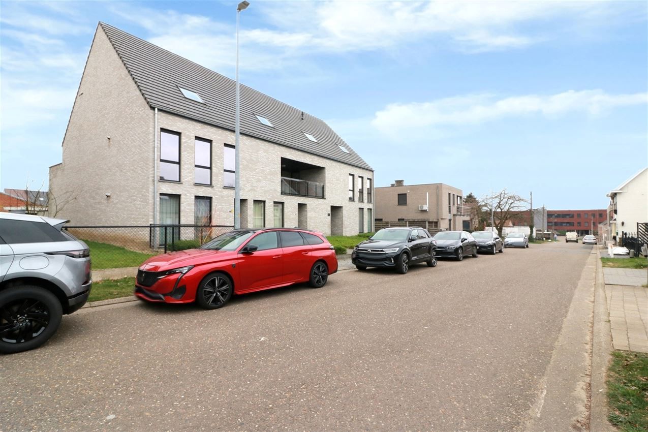 Gelijkvloers, tuintje op zuiden, garage, picco bello, unieke kans foto 25