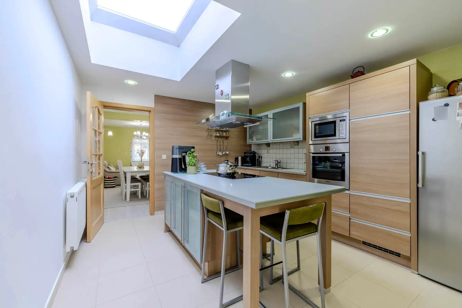 Gerenoveerde woning met 2 slpk, terras met tuin en bijgebouw foto 10
