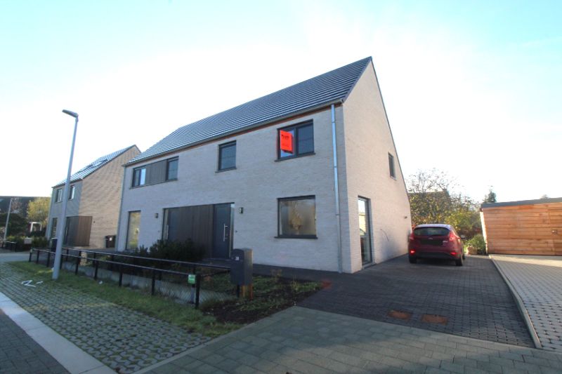 Energiezuinige halfopen woning te huur in Sijsele foto 14