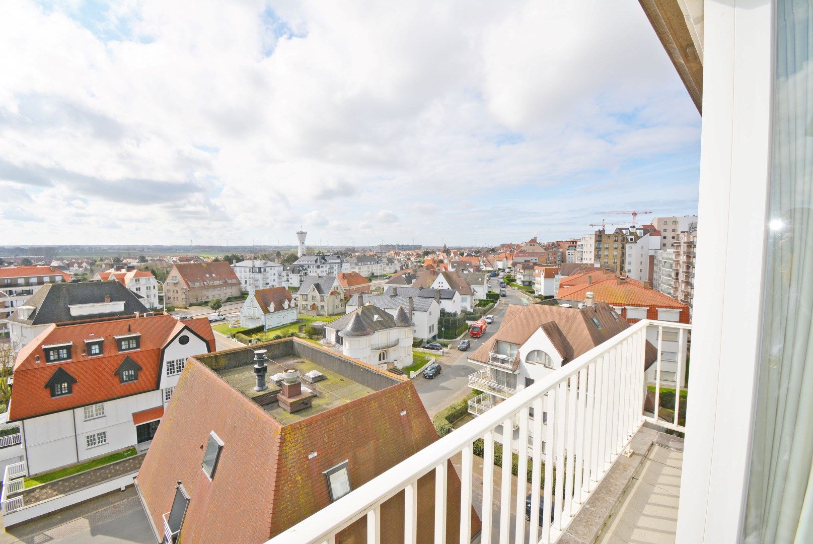 Zonnig, gerenoveerd hoekappartement met prachtig zeezicht foto 28