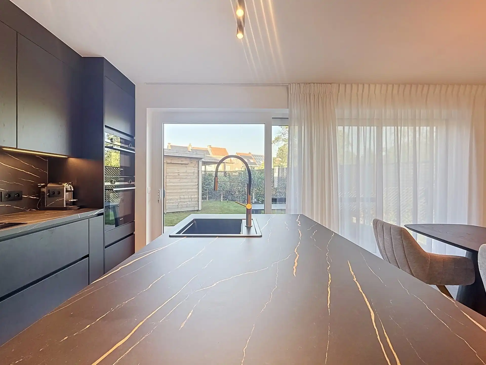 Prachtige nieuwbouwwoning op toplocatie met mogelijks 5 slaapkamers! foto 8