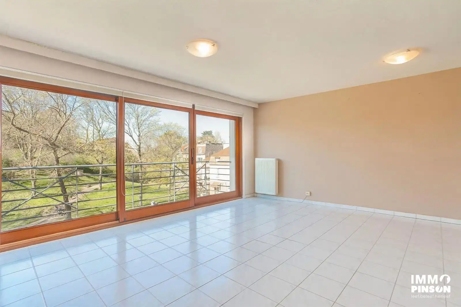 Centraal gelegen zonnig appartement met prachtig zicht op de Kykhill  foto 2