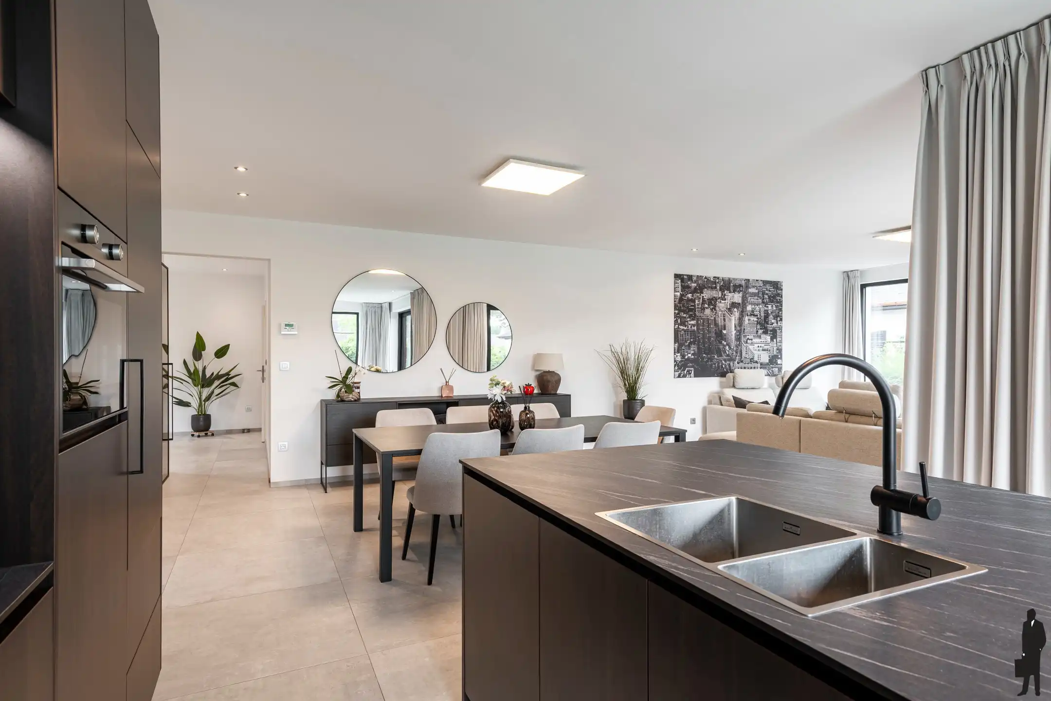 Ruime woning met multifunctionele studio foto 9