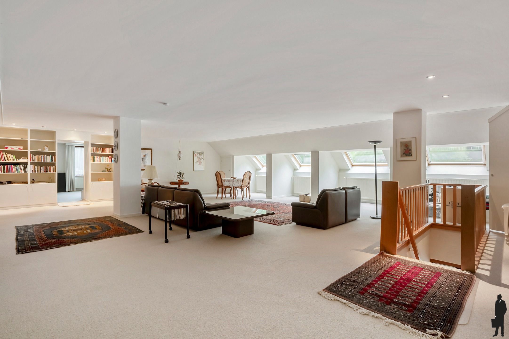 Residentieel gelegen villa op zonnig perceel van ca. 2467m²  foto 16