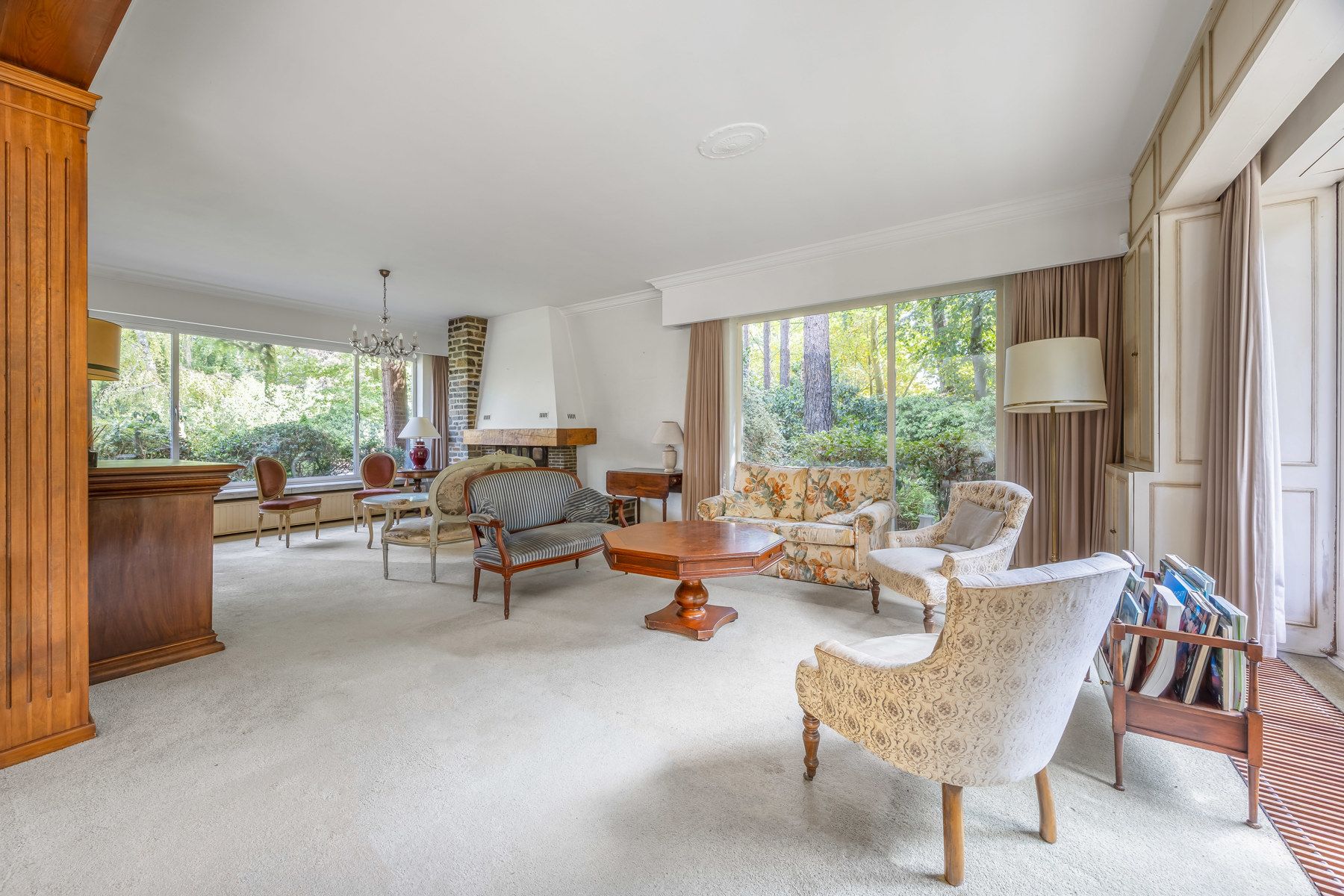 Te renoveren villa met veel potentieel foto 3