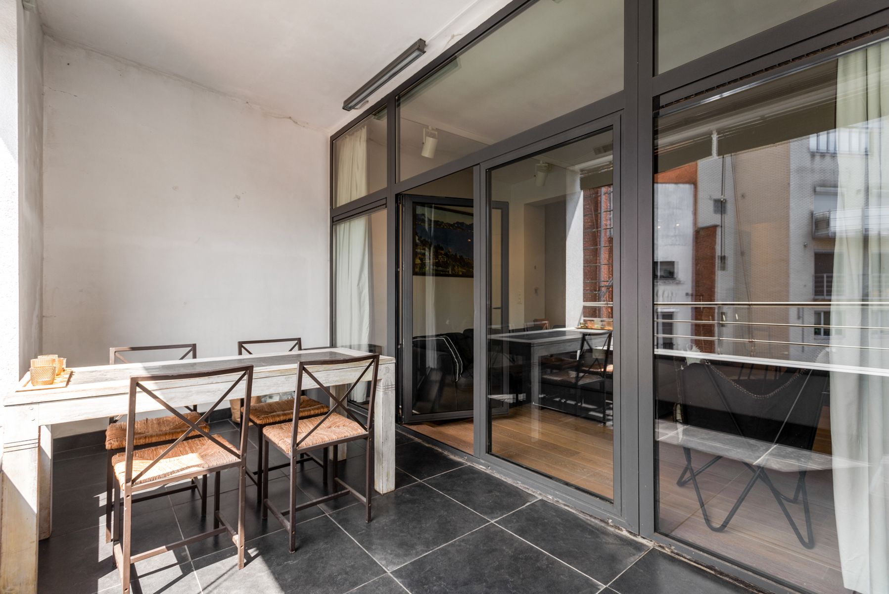 Stijlvol appartement met 30 m² terras en veel berging foto 12