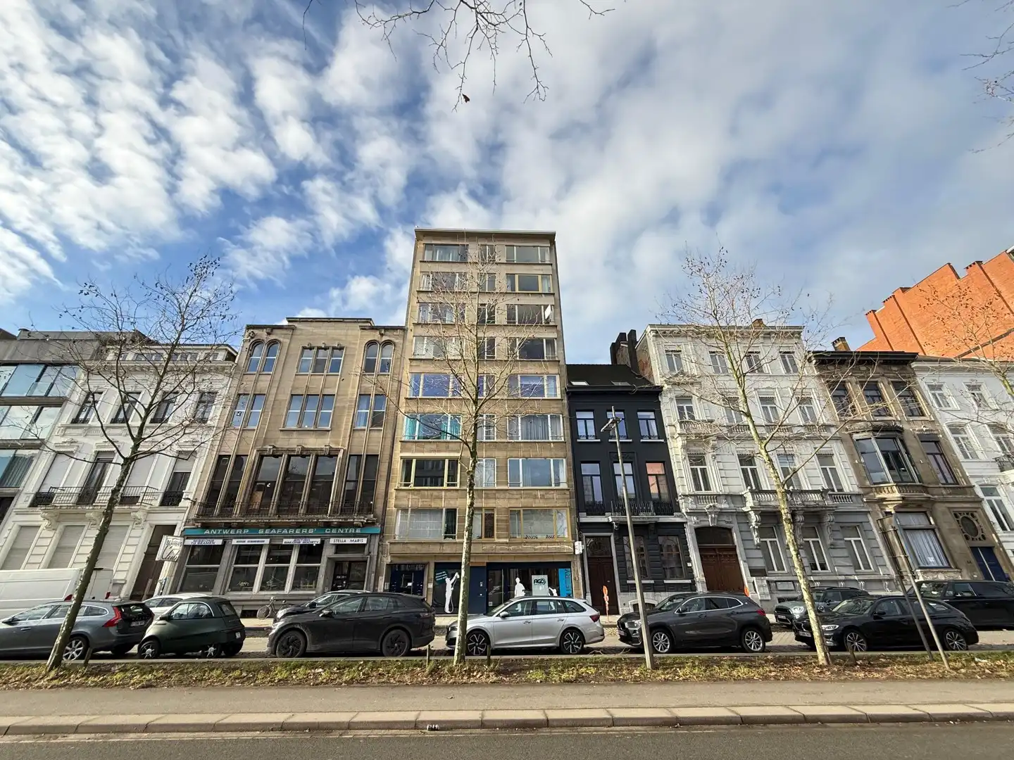 APPARTEMENT foto {{pictureIndex}}