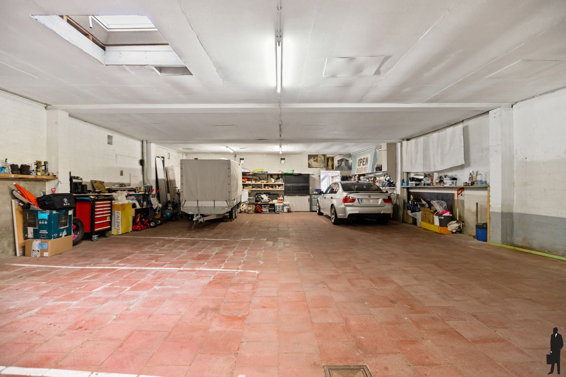 Verhuurd handelsgelijkvloers + magazijn! foto 11