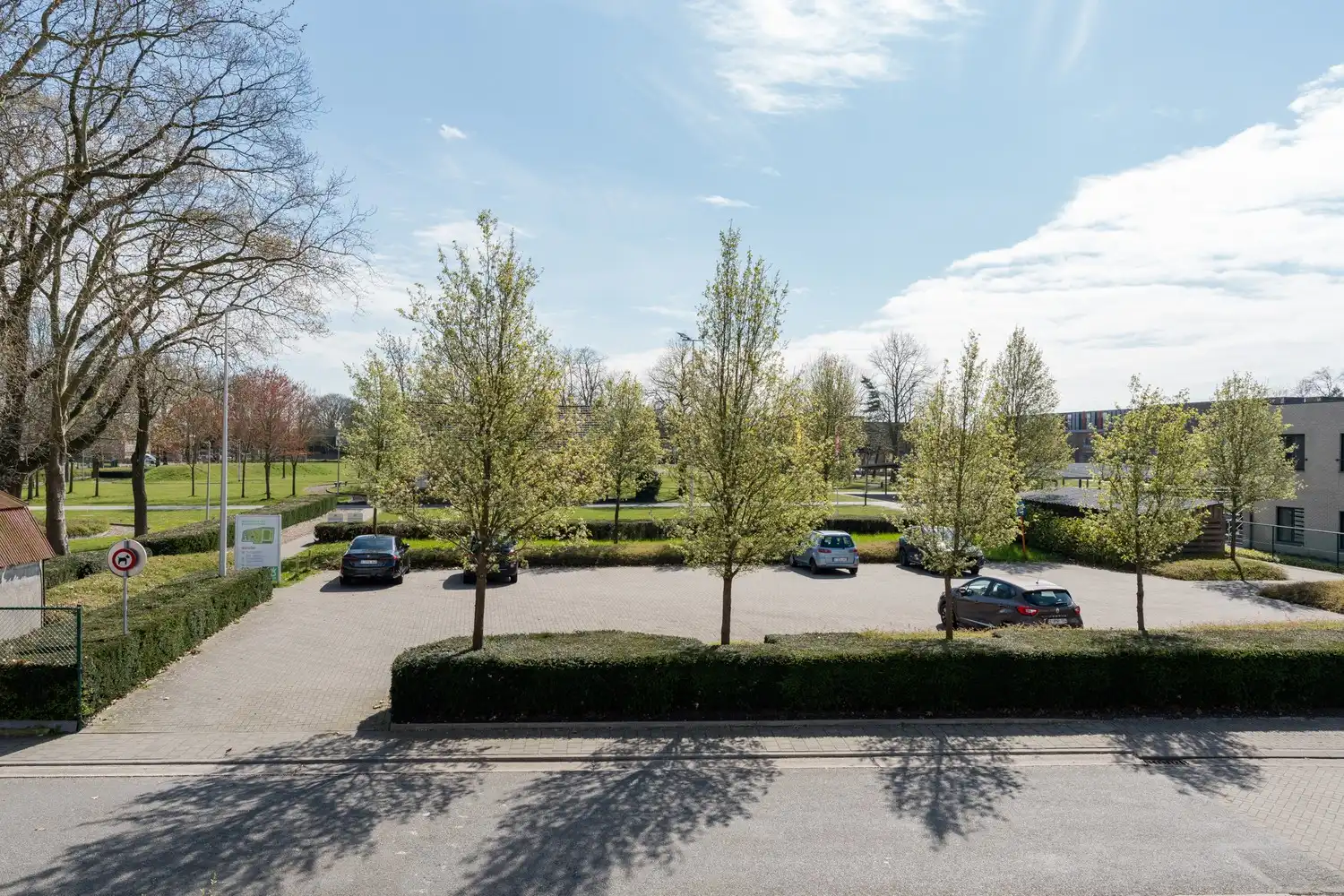 Zeer ruim appartement/stadswoning pal in het centrum van Pelt foto 48