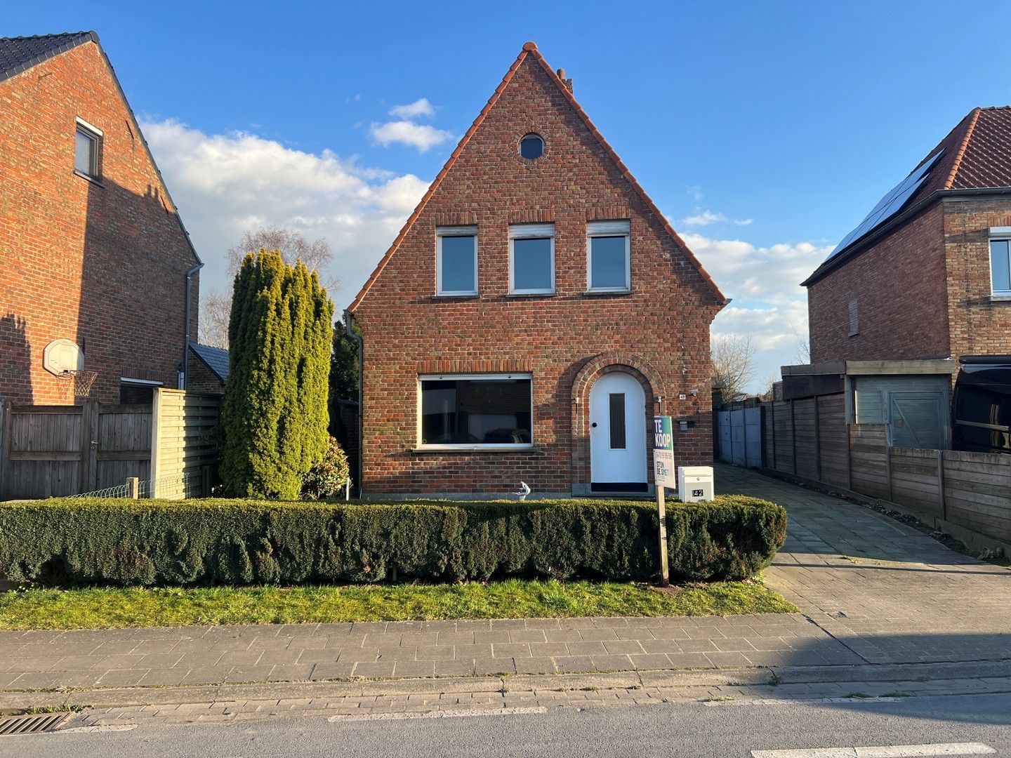 Hoofdfoto van de publicatie: Te renoveren woning in het centrum
