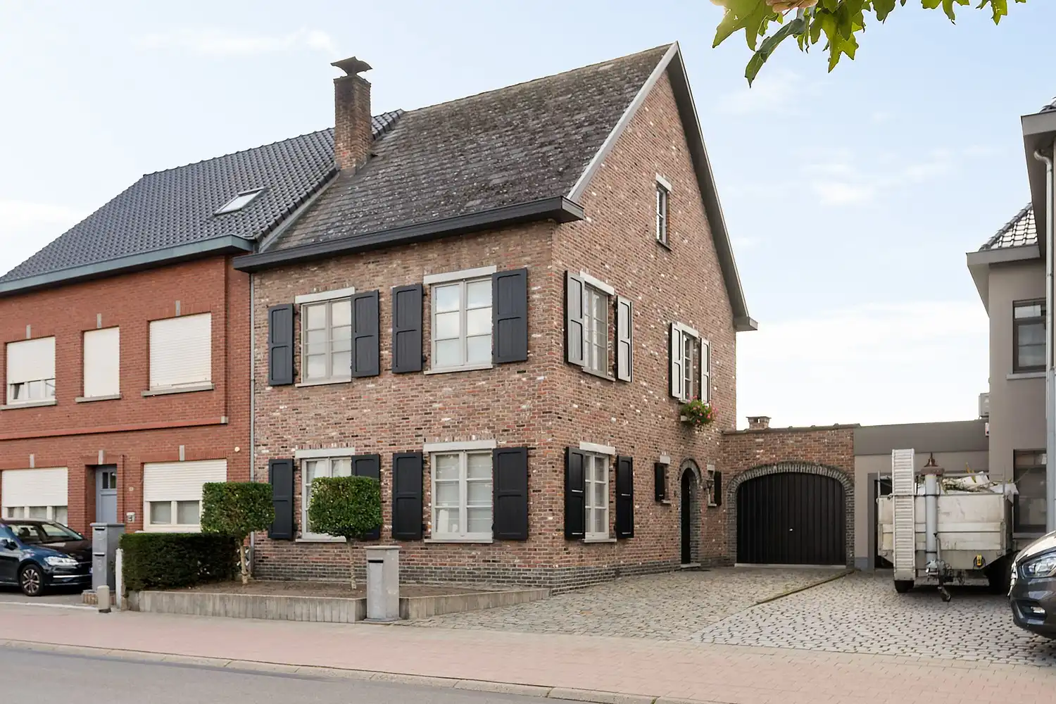 Hoofdfoto van de publicatie: Charmante woning met 3 slpkrs, tuin en zwembad nabij centrum Putte