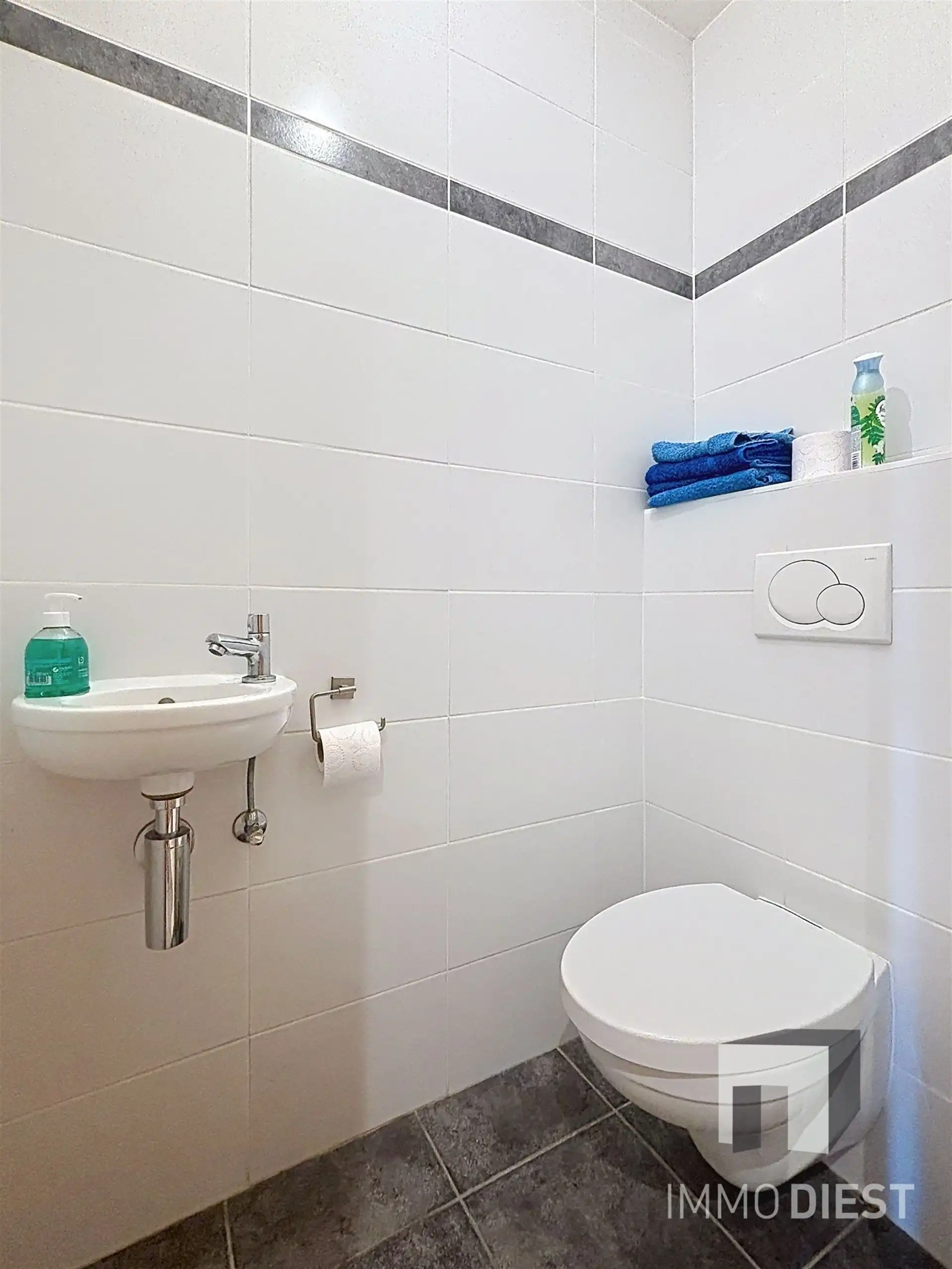 Ruimtelijk duplexappartement met karakter, badend in licht op gunstige ligging in het hart van Zichem. foto 22