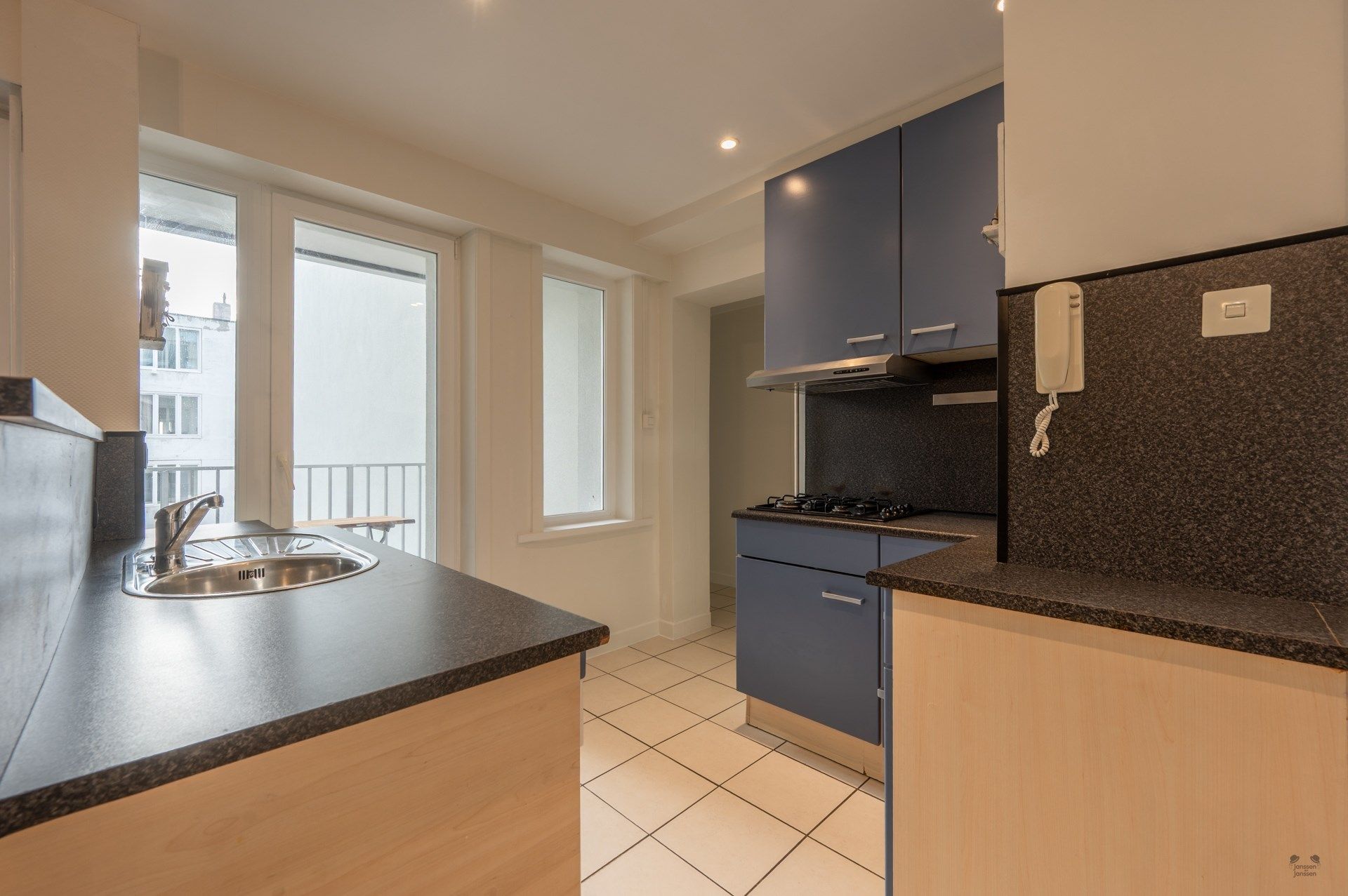 Ruim Instapklaar Appartement op de Zeedijk foto 6