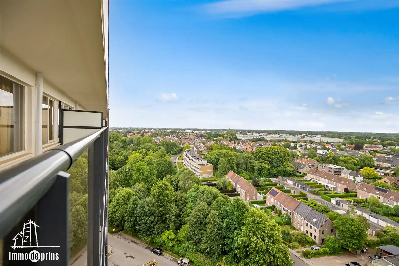 Ruim appartemement met 2 terrassen foto 16