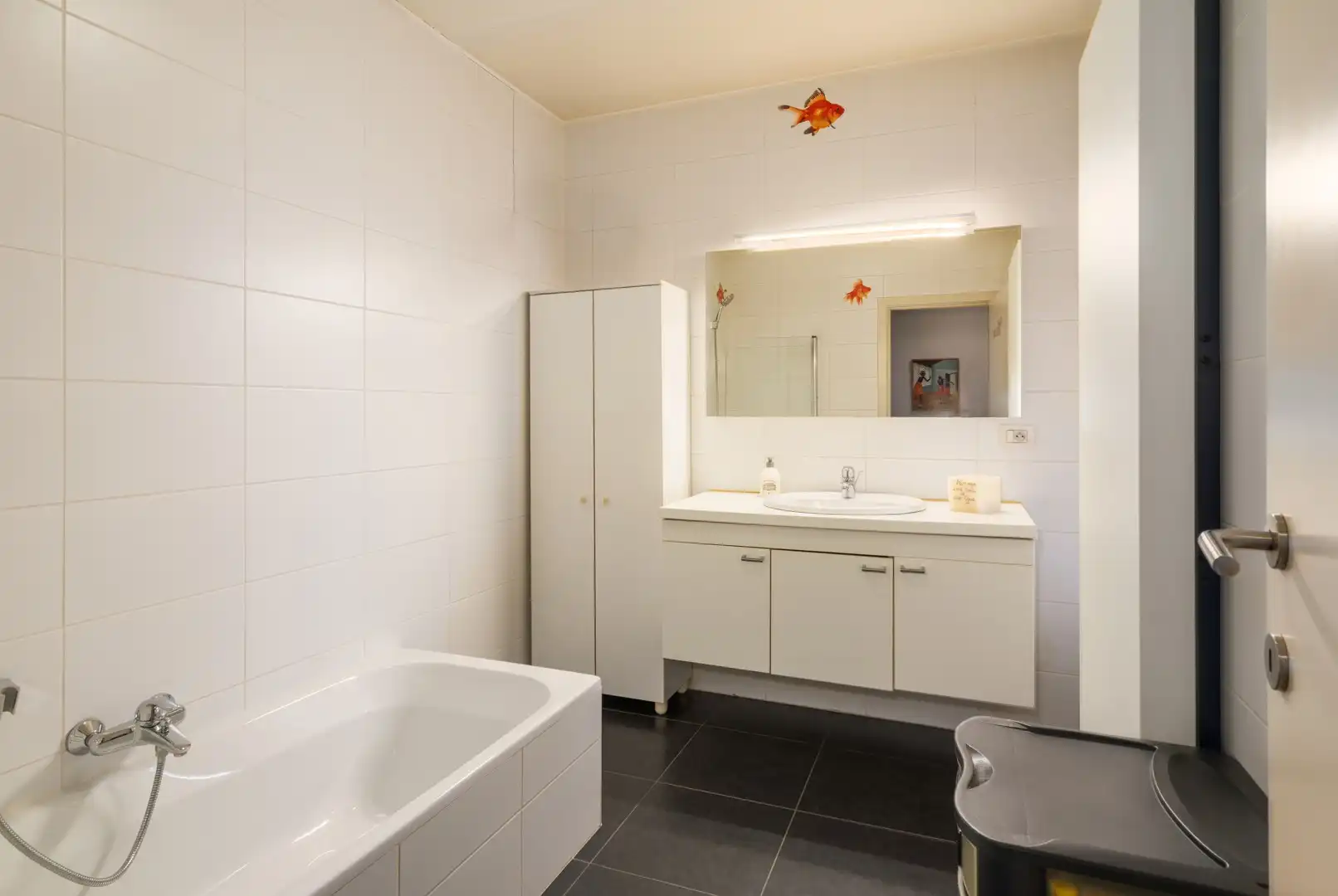 Gelijkvloers 2 slaapkamer appartement met tuin en parkeerplaats. foto 12