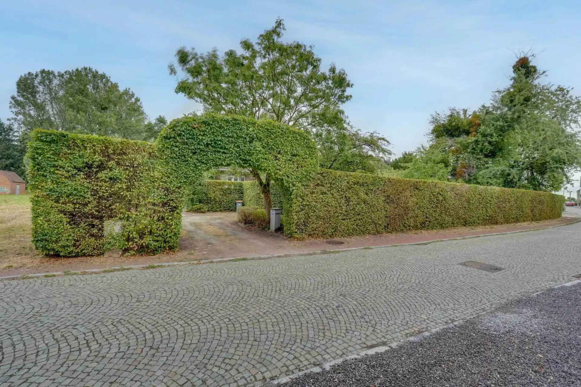 Statig landhuis in klassieke stijl met Wirtz-tuin foto 20
