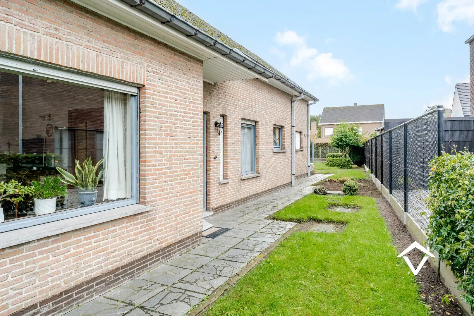 Alleenstaande woning met zuidgerichte tuin, garage en 4 slaapkamers te Ichtegem foto 22