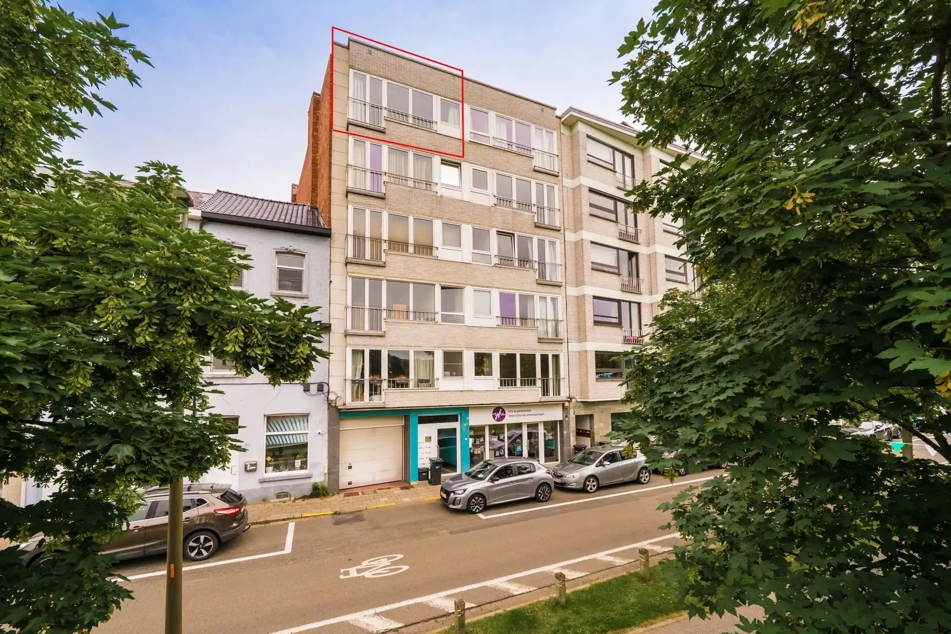 Appartement op de 5de verdieping nabij station. foto 4