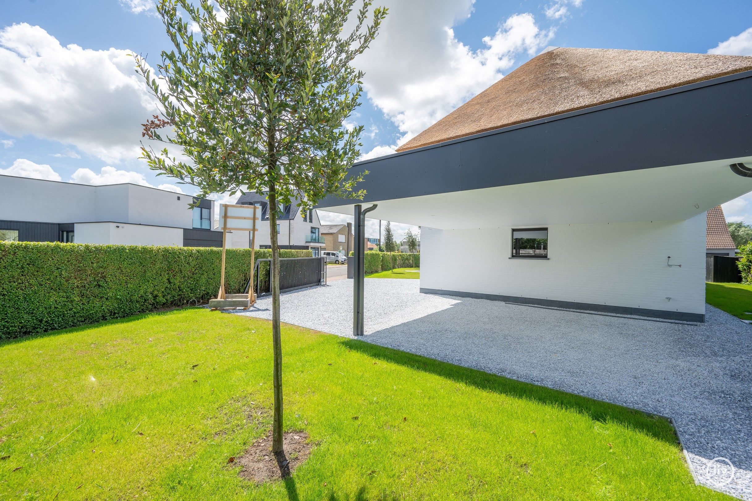 Prachtige alleenstaande en energiezuinige villa met zwembad en alle hedendaags modern comfortgelegen op een terrein van 699 m² en dit in een residentiële villaw foto 39