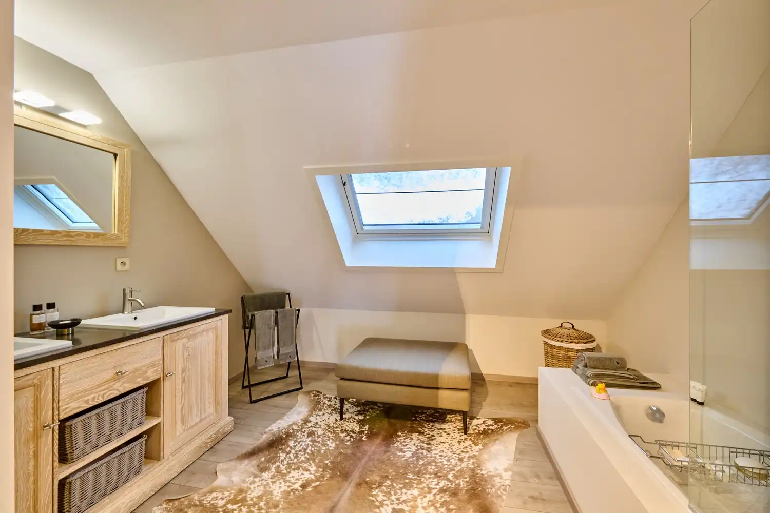 Knap gerenoveerde woning op ruim perceel in een bosrijke omgeving te Beringen. foto 15