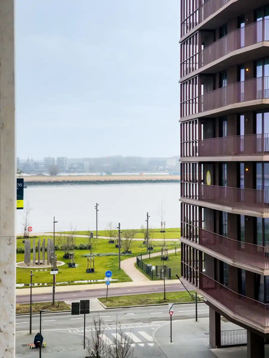 Ongemeubeld 1-slpk app. met terras en zicht op binnenpark foto 8