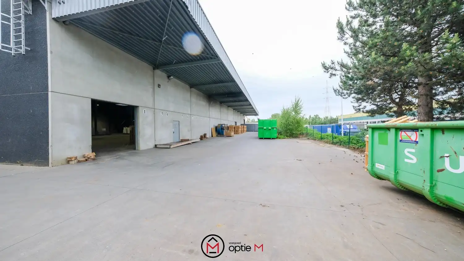 Centraal gelegen magazijn met buitenopslag - Klaverblad foto 10