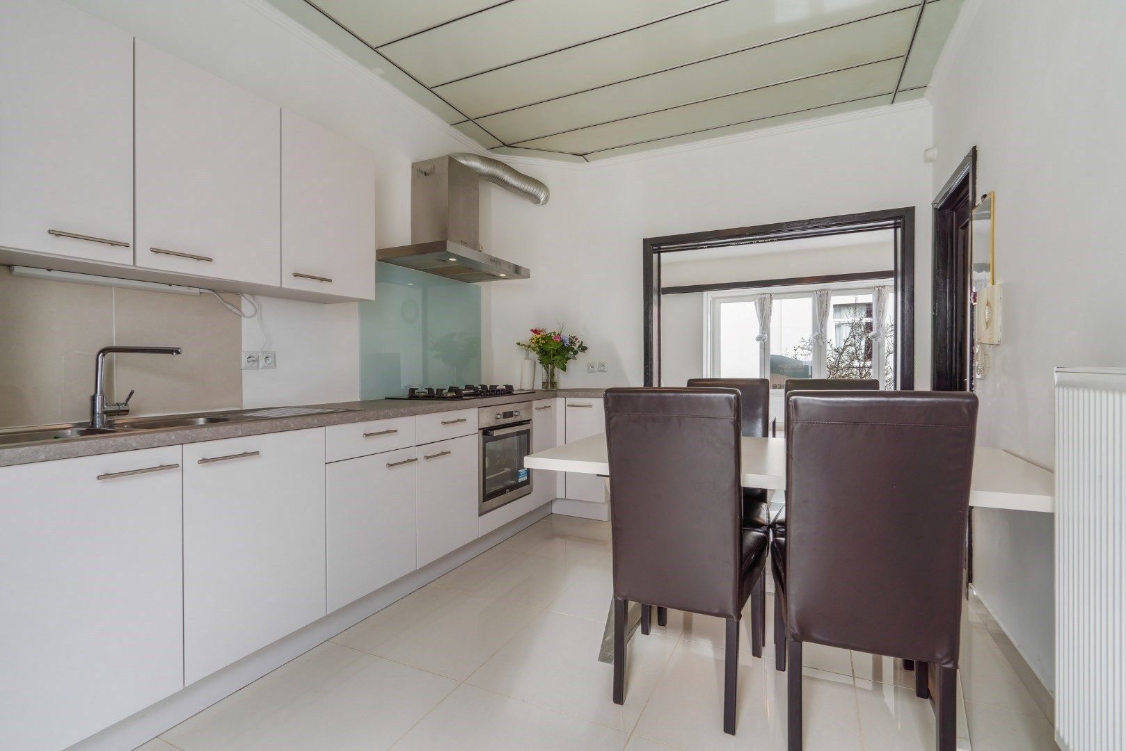 Verzorgde rijwoning gunstig gelegen te Oostende - Westerkwartier! foto 6