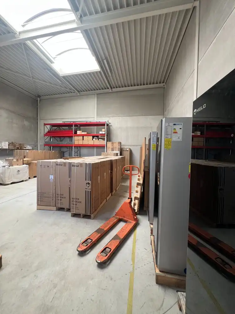 KMO-unit met showroom foto 16