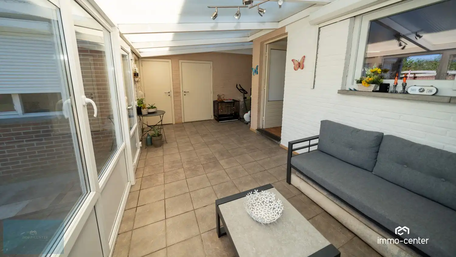 Instapklare open bebouwing met ruime tuin en moderne technieken te As foto 13