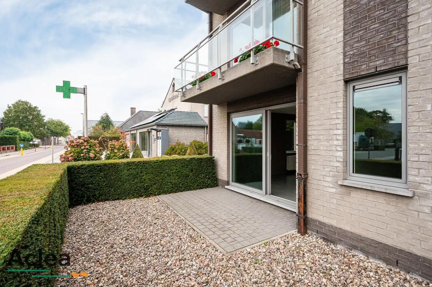 Ruim lichtrijk gelijkvloers appartement met 2 terrassen en garage foto 20
