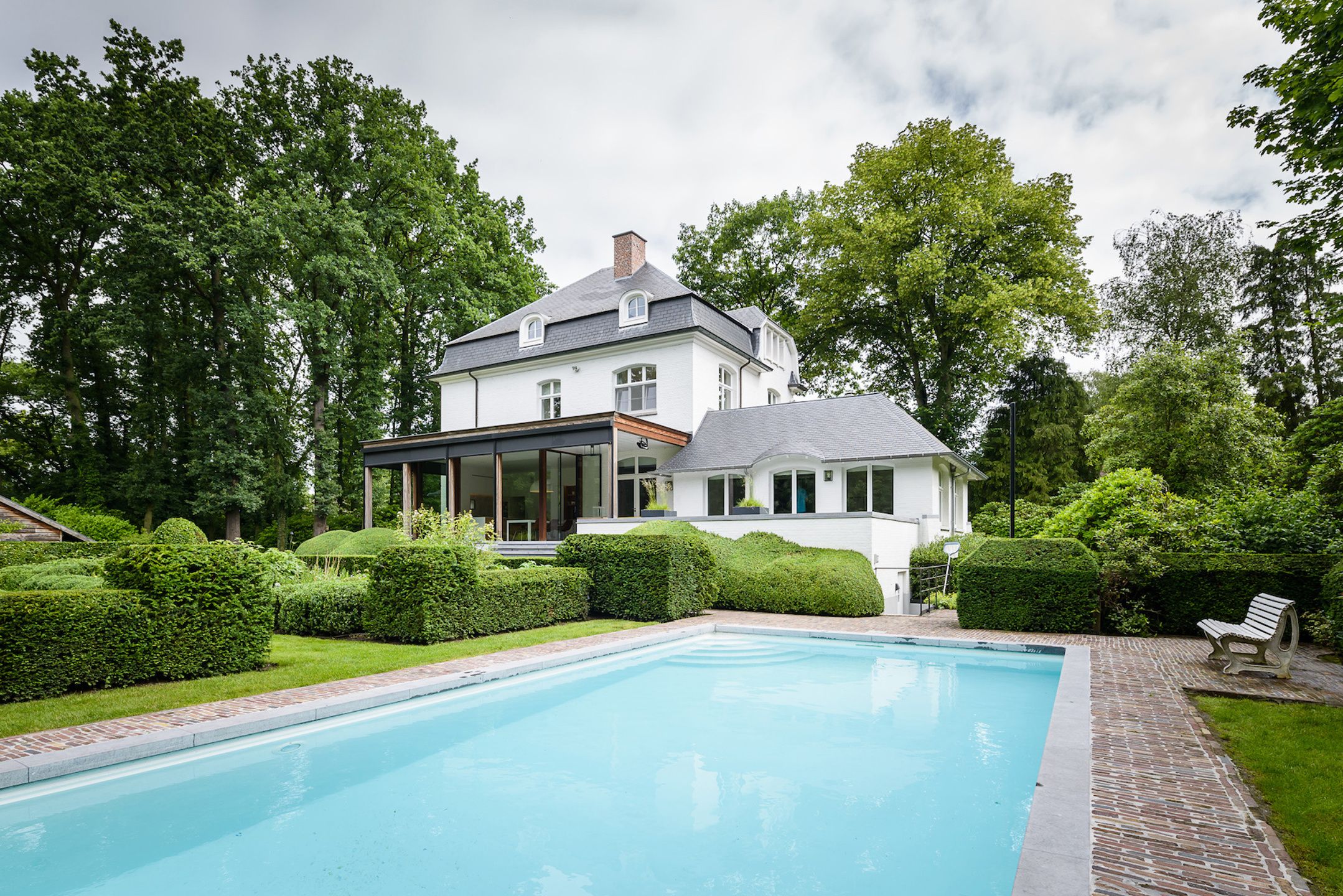 ANTWERPEN-BRASSCHAAT -  Statig landhuis met zwembad foto {{pictureIndex}}
