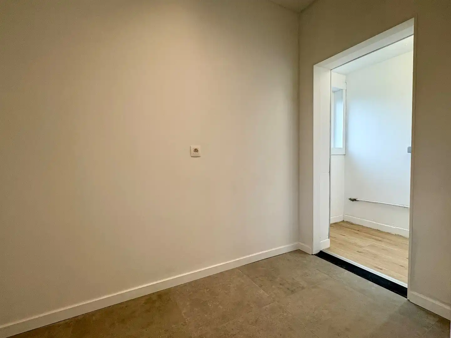 Gerenoveerde woning te huur in Wingene op 1197m² foto 7