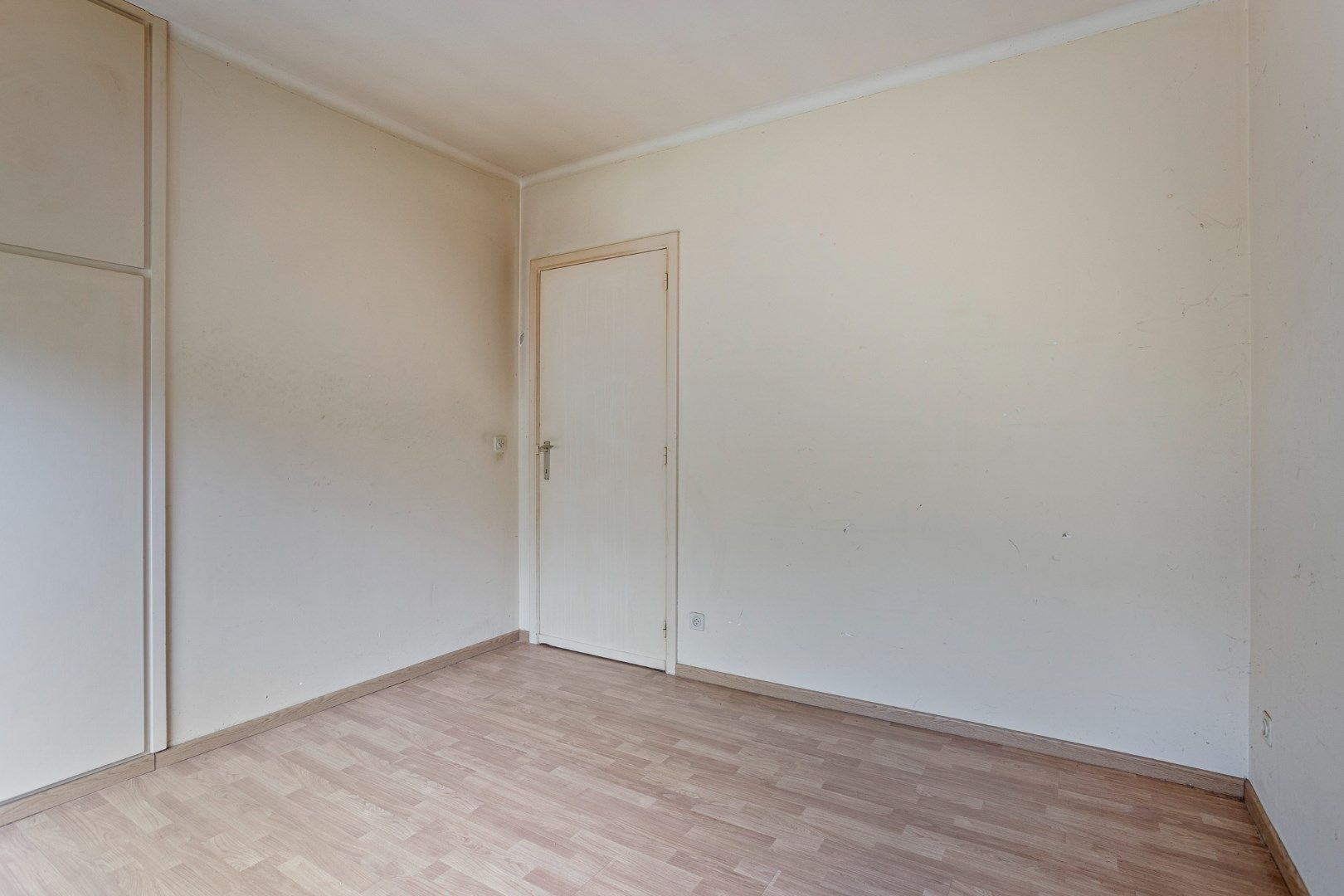 Te renoveren / te slopen woning op een uniek gelegen perceel van 1.693 m² ! foto 8