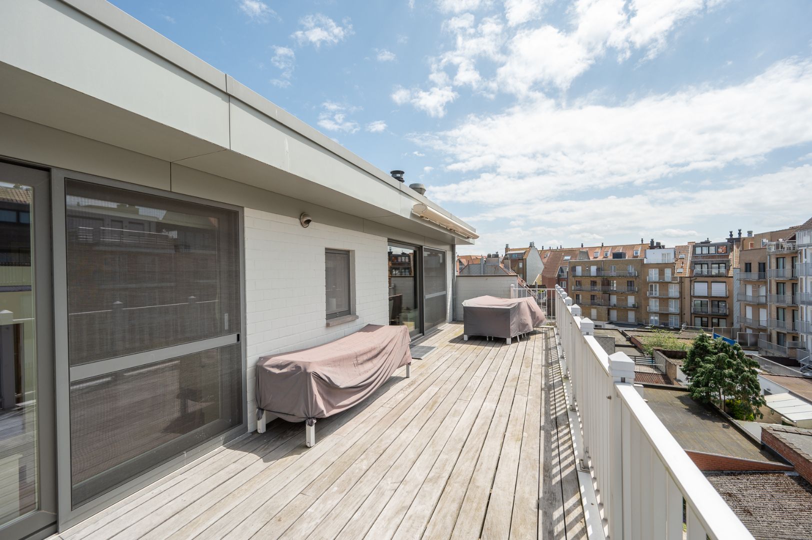 Ruime one-of-a-kind penthouse met 76m² dak terras in centrum Knokke foto 4