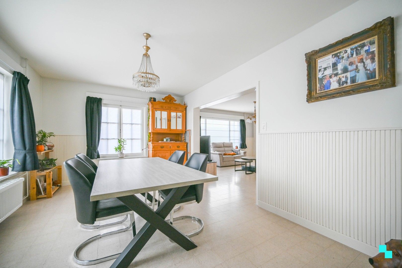 Ruime, gerenoveerde woning nabij centrum Oostrozebeke foto 6