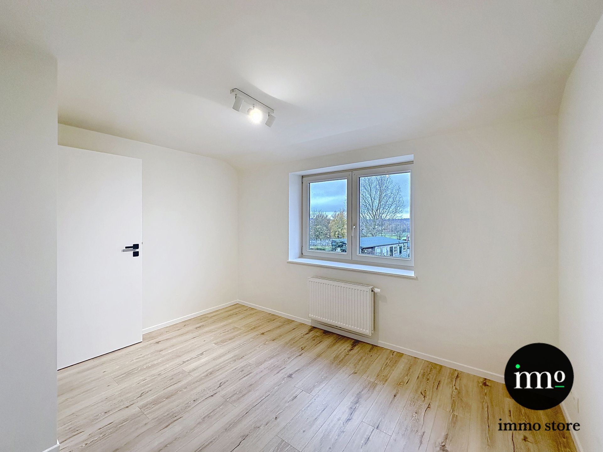 Volledig gerenoveerde gezinswoning met 3 slaapkamers, garage en nieuw aan te leggen tuin in hartje Sint-Ulriks-Kapelle foto 14