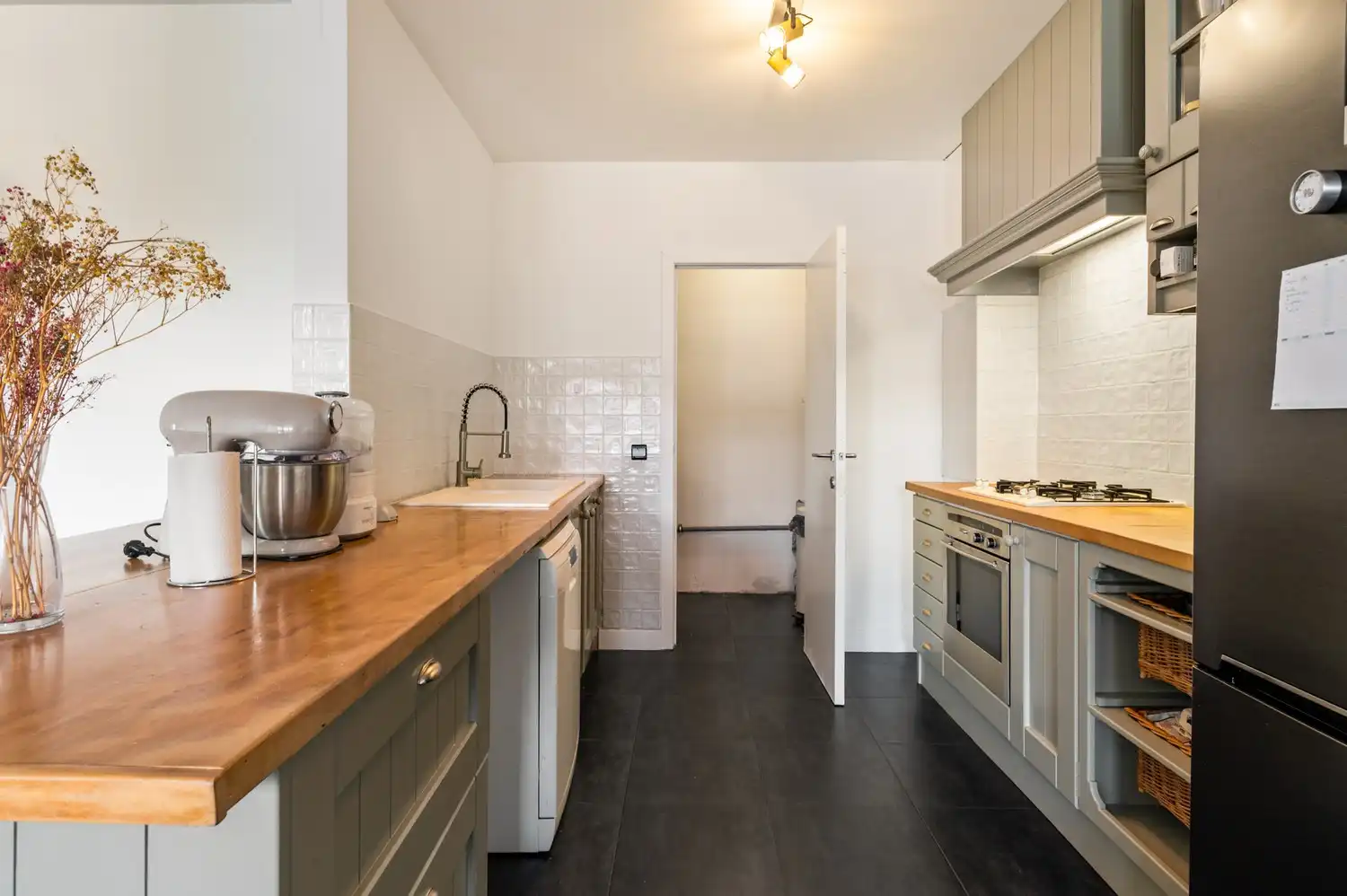 Ruim instapklaar appartement met 2 slaapkamers en terras op centrale ligging in Kapellen foto 8