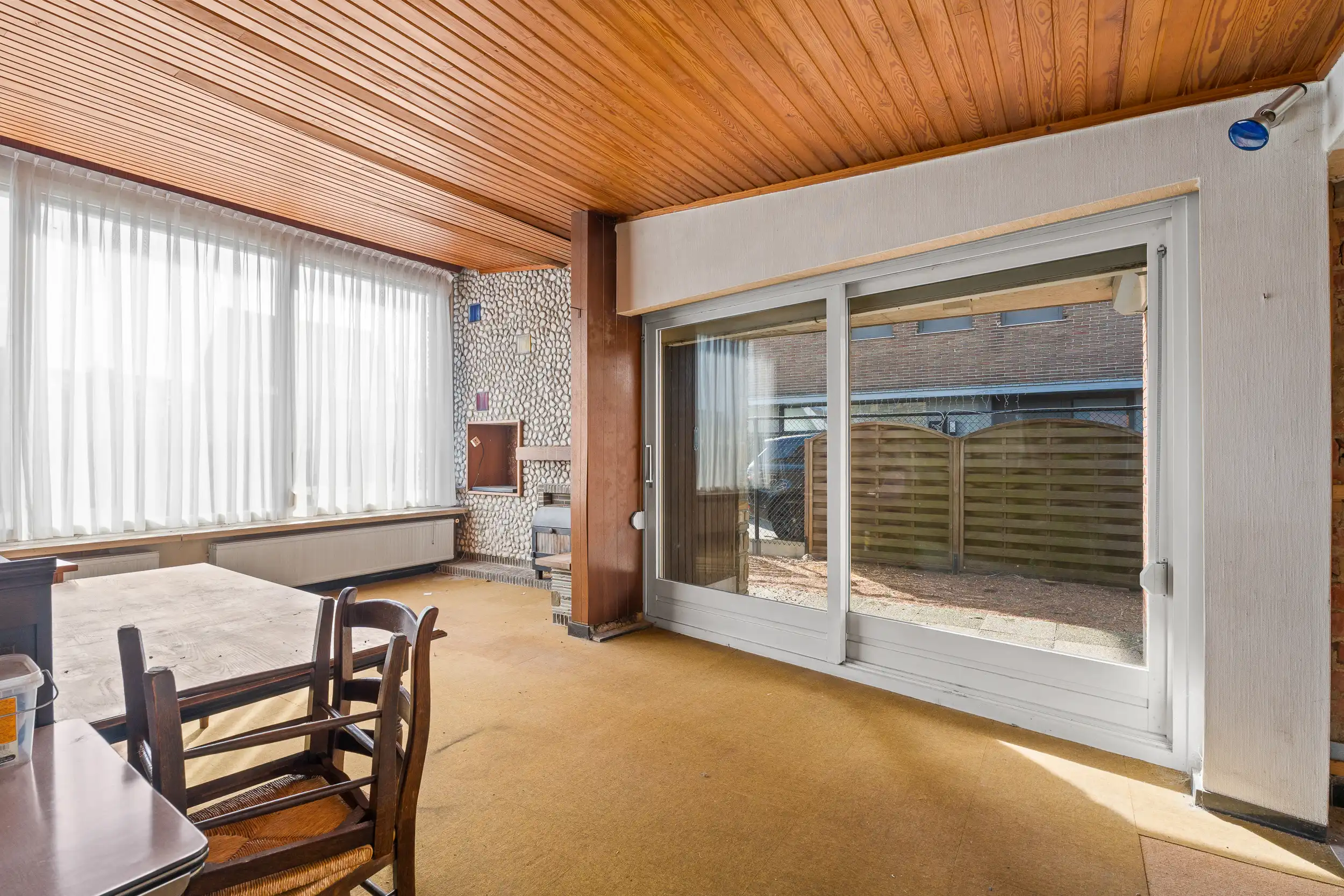 Karakteristieke, lichtrijke bungalow op groot perceel foto 5