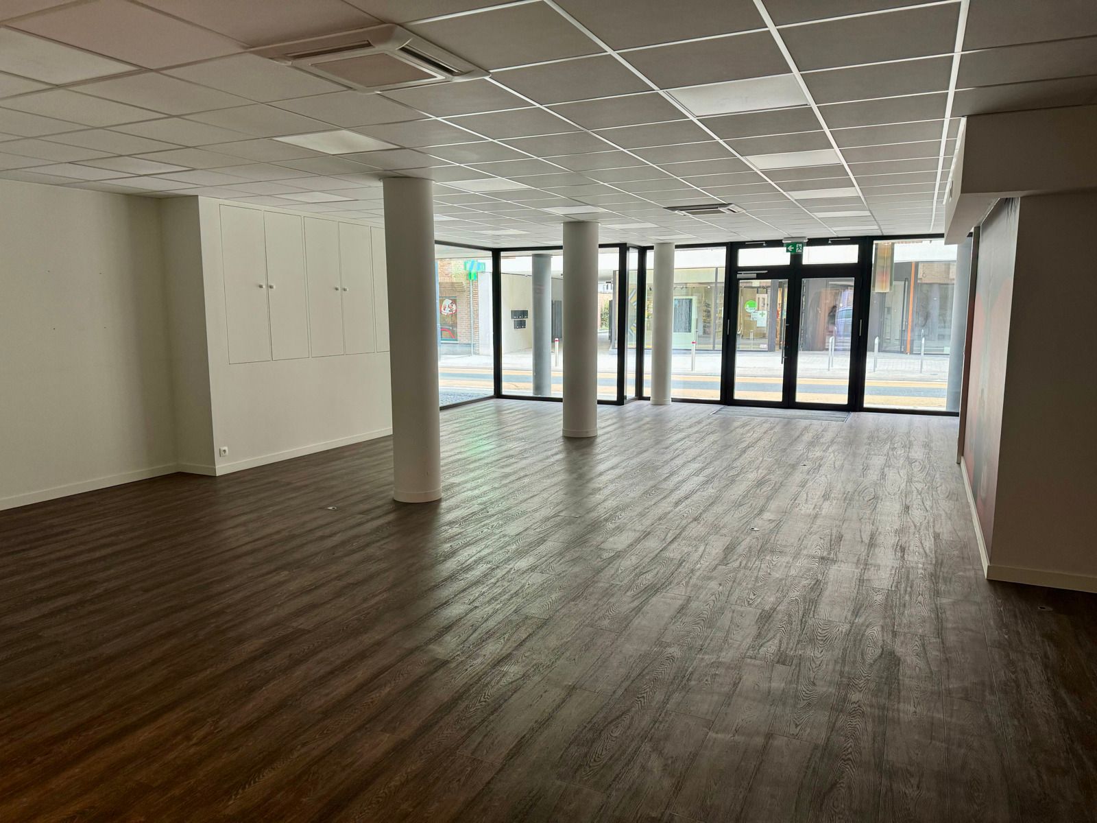 Multifunctioneel pand te huur in het centrum van Haacht foto {{pictureIndex}}