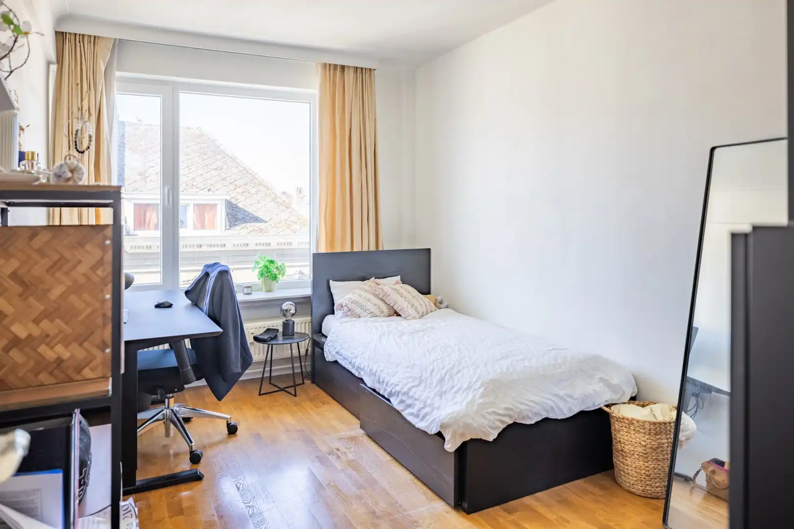 Erg lichtrijk hoekappartement op centrumlocatie foto 6