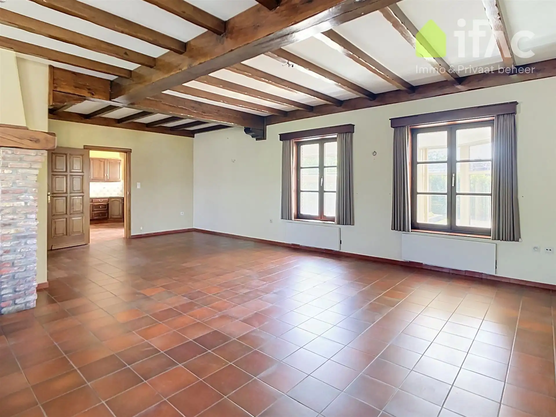 Heel ruime woning met 4 slpks, leefveranda, 54 zonnepanelen foto 12