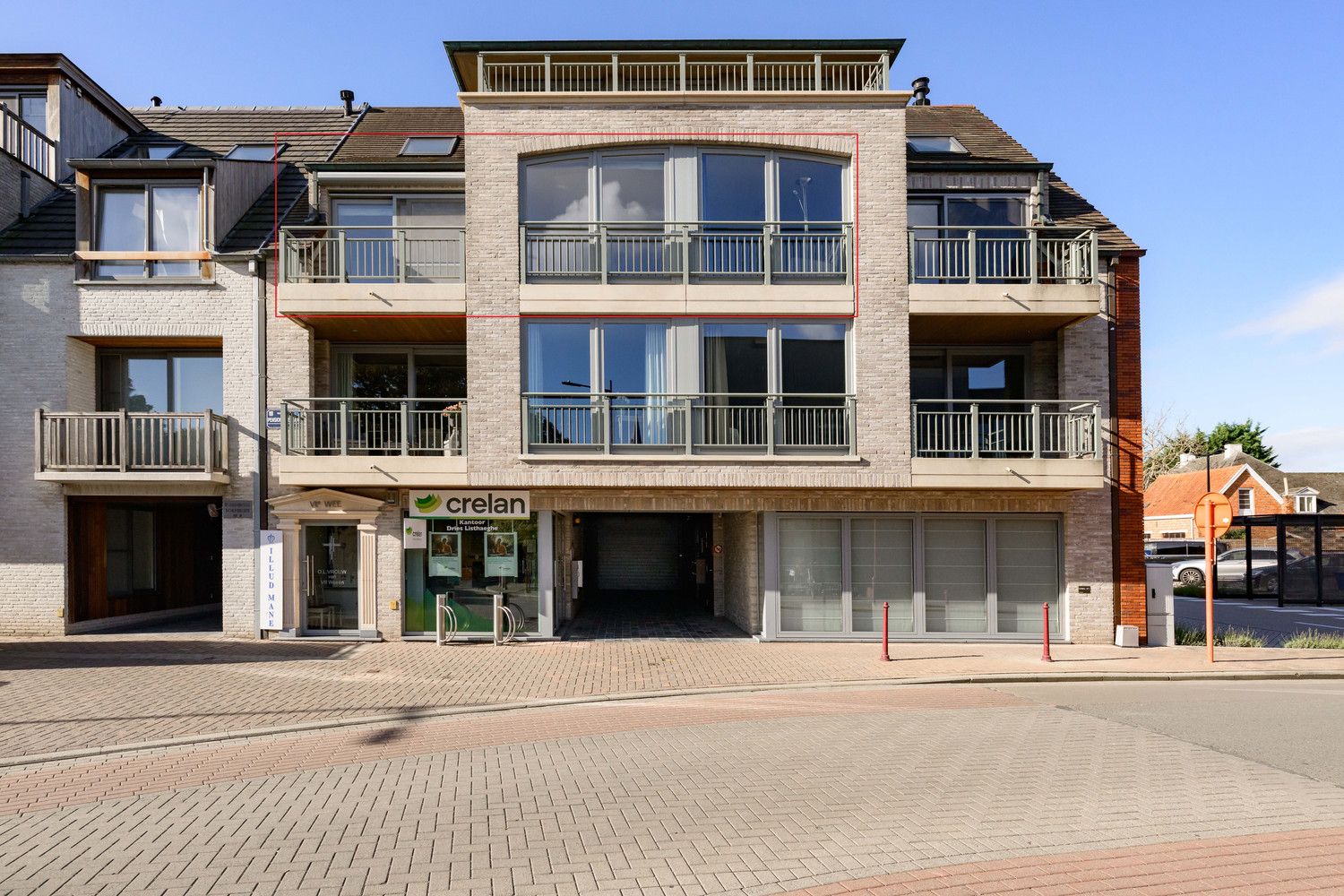 Instapklaar appartement te Ruiselede. foto {{pictureIndex}}
