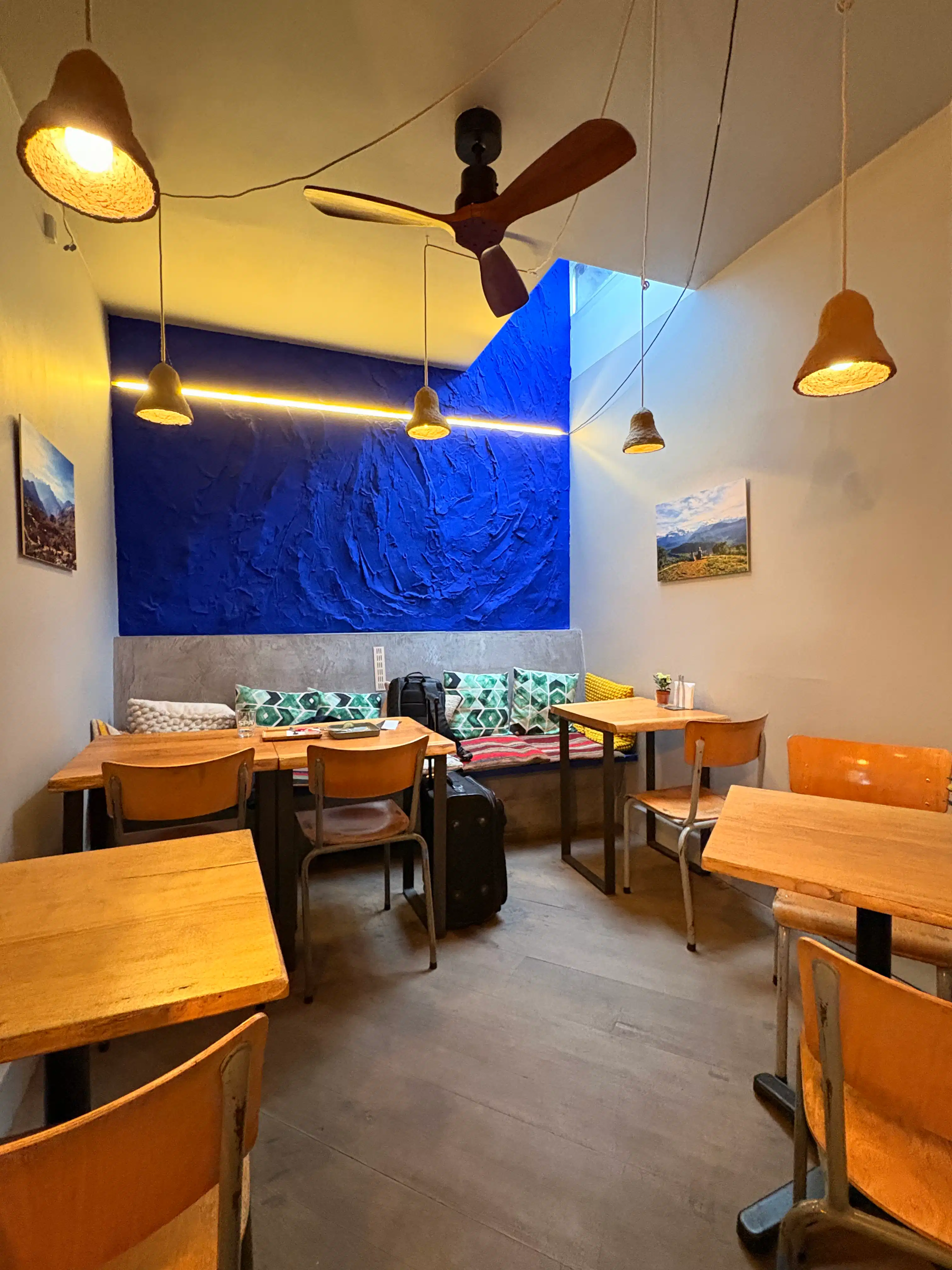 Handelspand met drie studio’s te koop op topligging in Gent foto 4