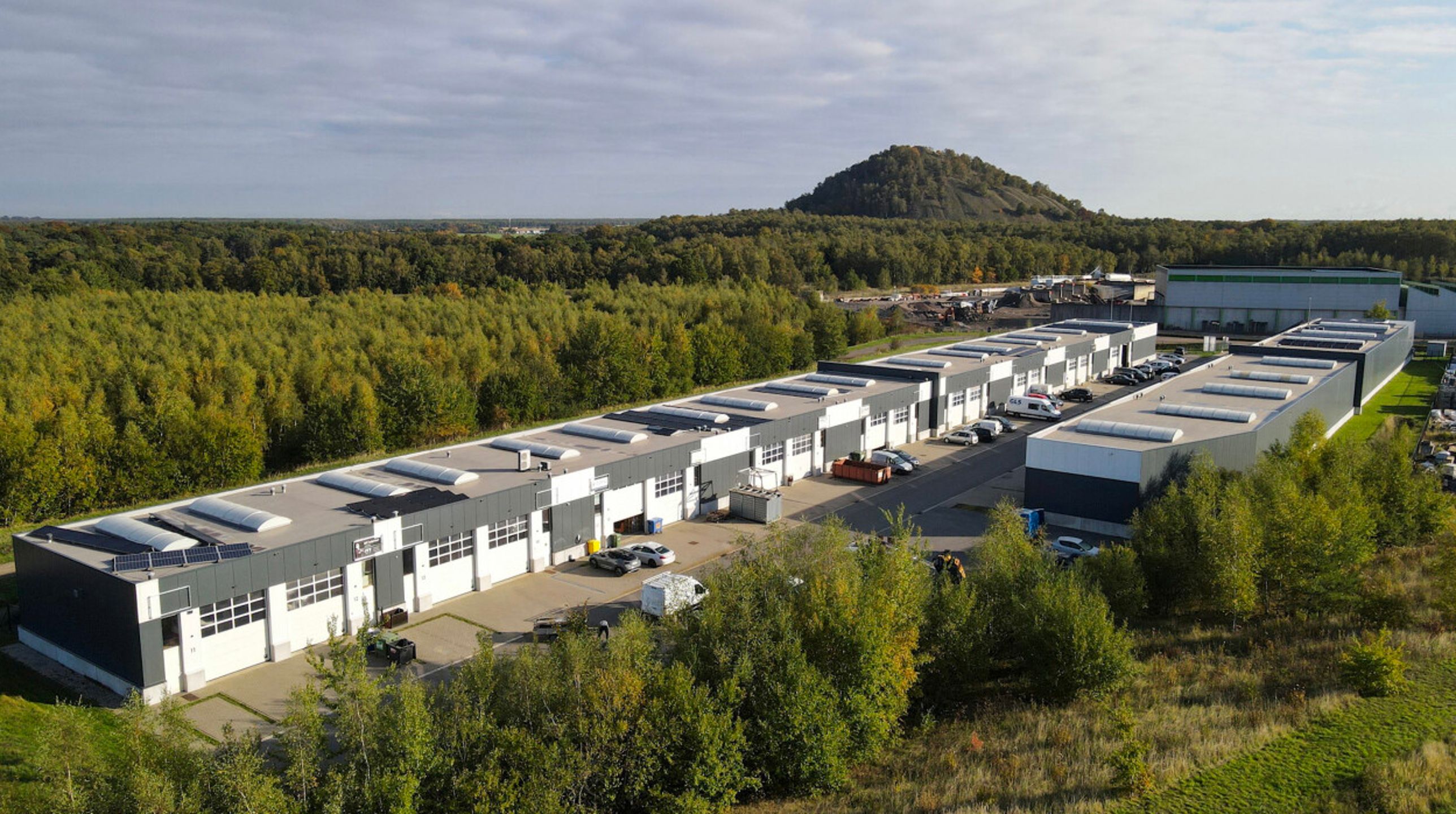 KMO-unit te huur van 225m².  foto 2