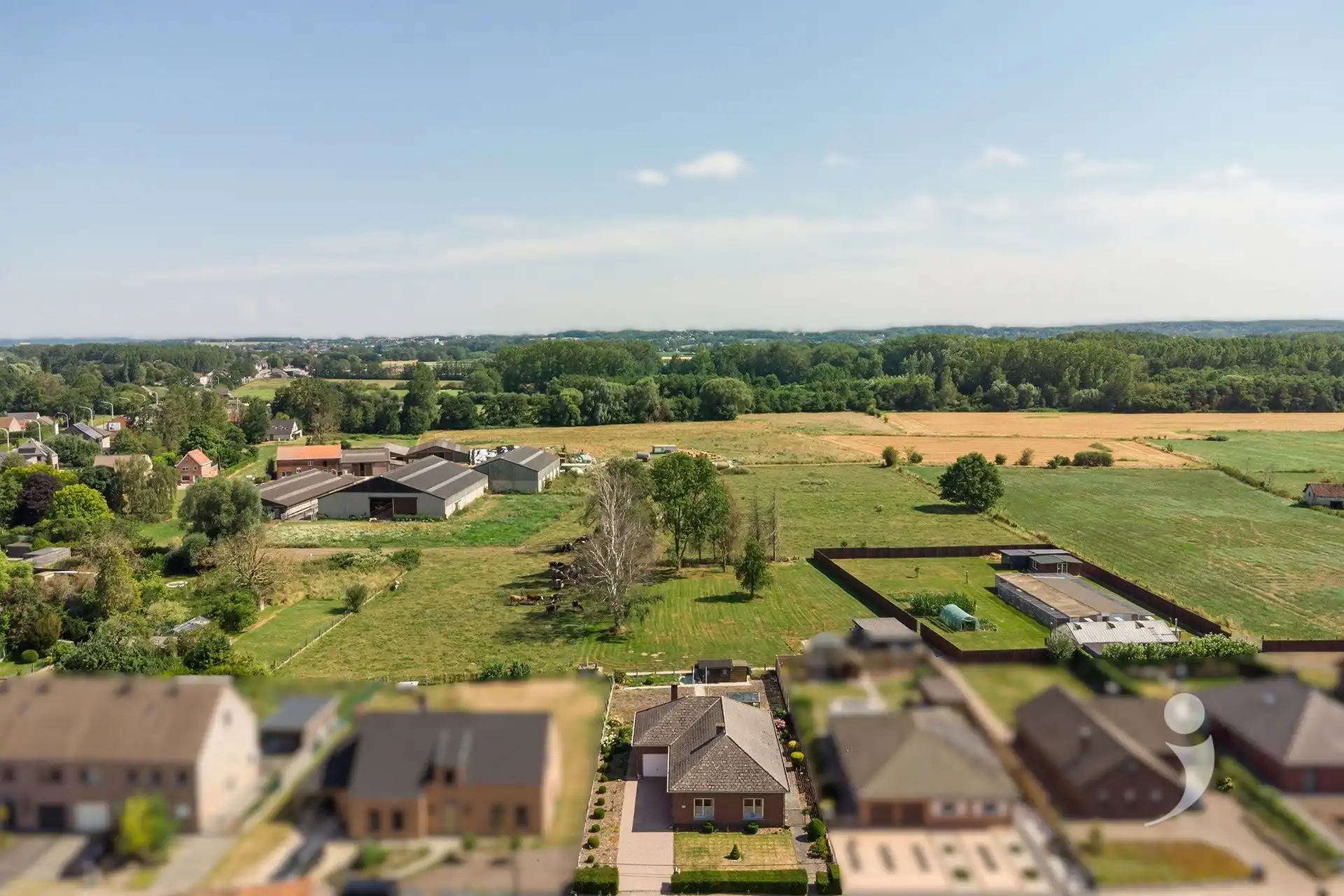 Te renoveren alleenstaande woning met zuidgerichte tuin en weids uitzicht foto 25