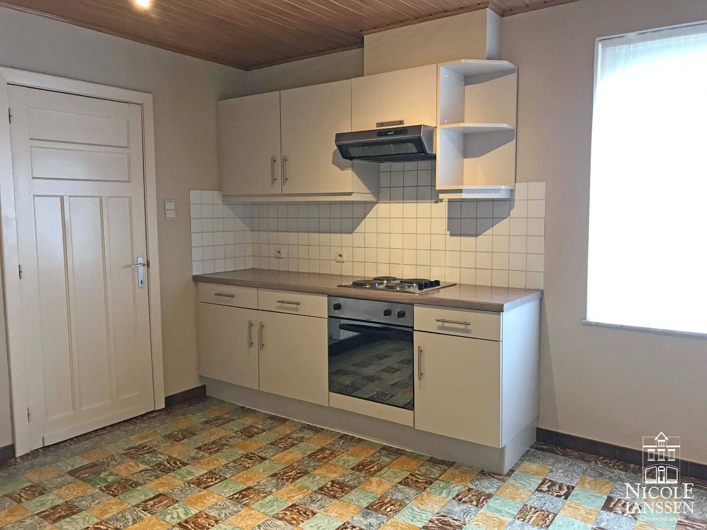 Gezinswoning met drie slaapkamers en terras in Voorshoven foto 5