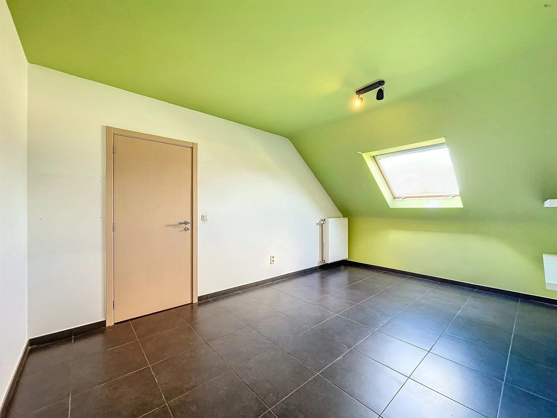 Prachtige half open bebouwing met 4 slaapkamers en garage op 382m² grond foto 12