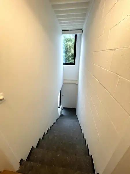 Recent gerenoveerd kantoor met magazijn en 2 privatieve parkeerplaatsen op toplocatie in Melle foto 7