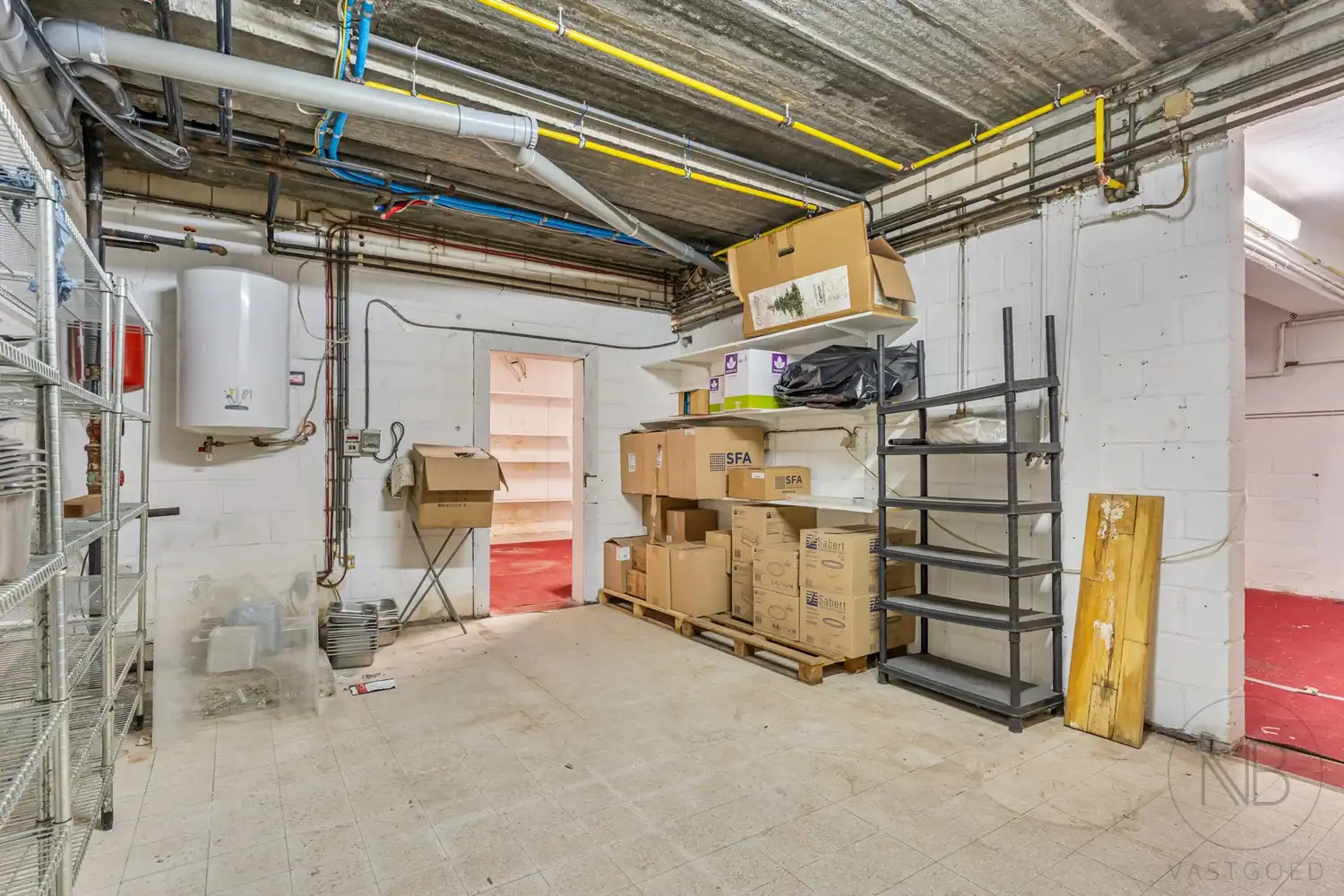 Goed gelegen handelspand foto 19